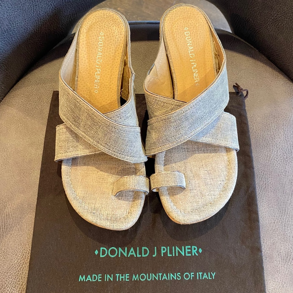Donald J Pliner wedges - 9.5 US